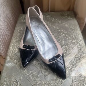 Tahari Black and Cream Women's Flats